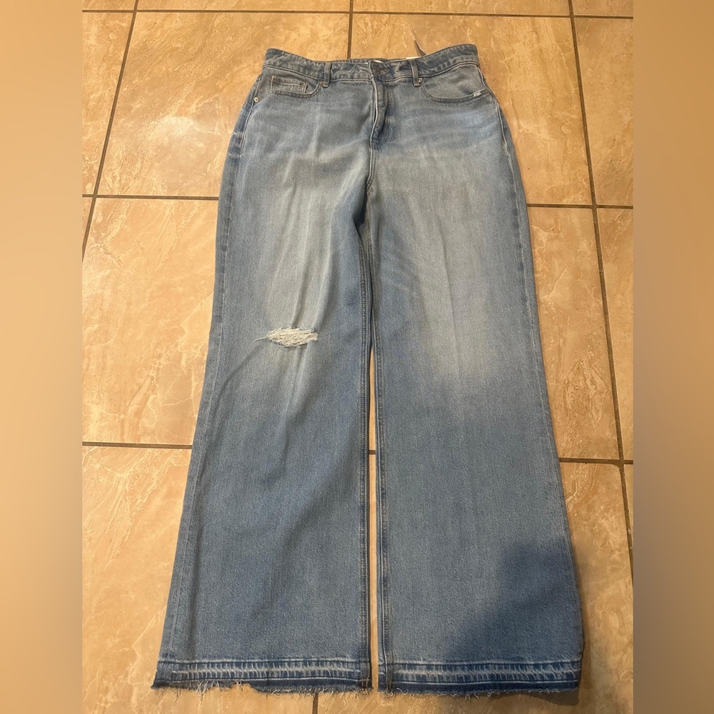 NWT Light Wash Curvy High Rise Wide Leg Jeans Size 31